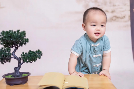 灯塔宝宝经常吐奶怎么回事